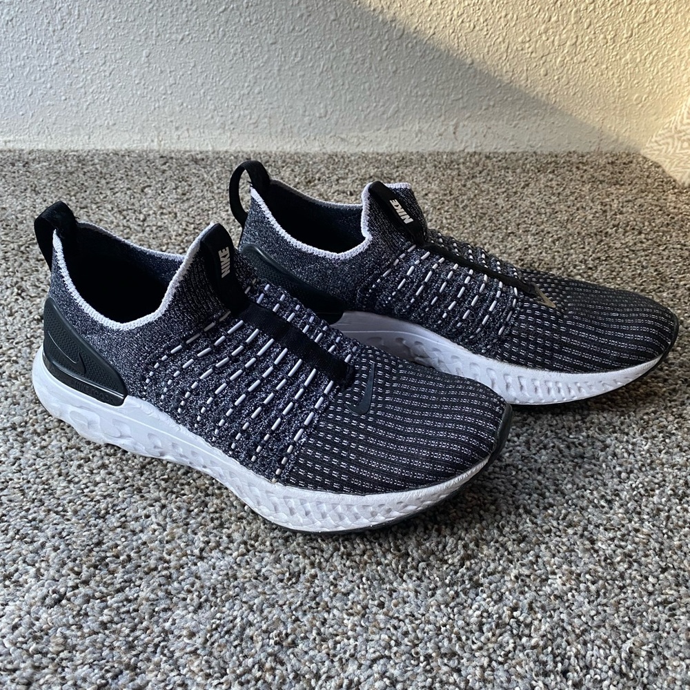 Nike Women’s Phantom run 2 shoes